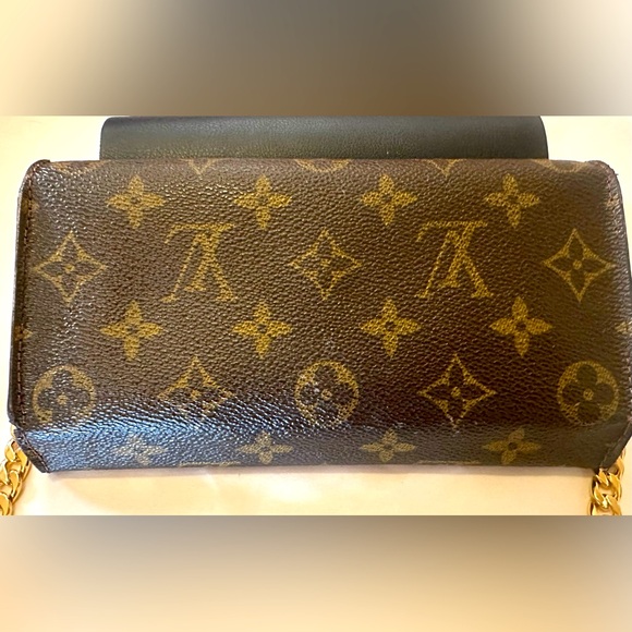 Louis Vuitton Long Wallet on Chain - Picture 2 of 6